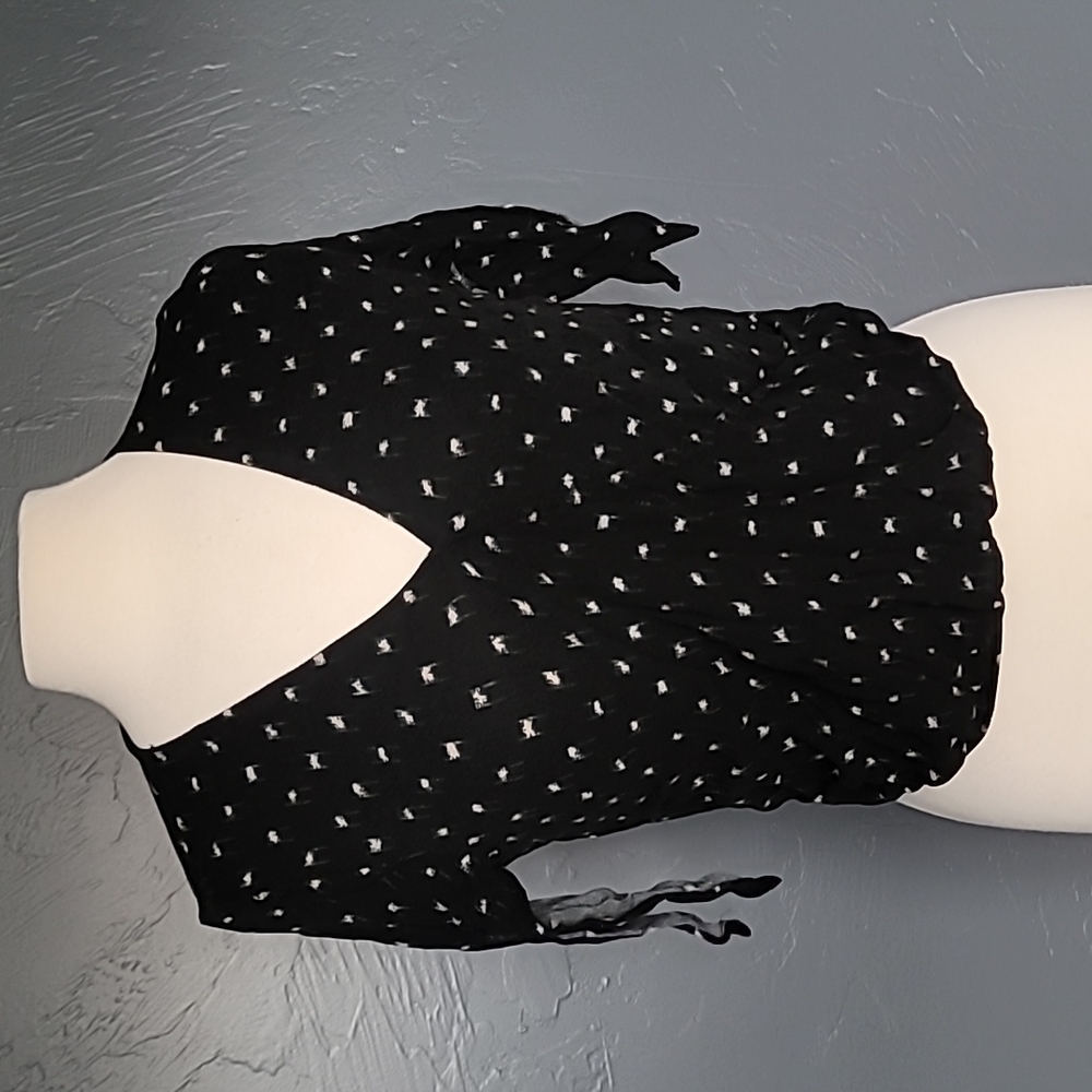 Universal Threads Crop Top with Tie Sleeves EUC